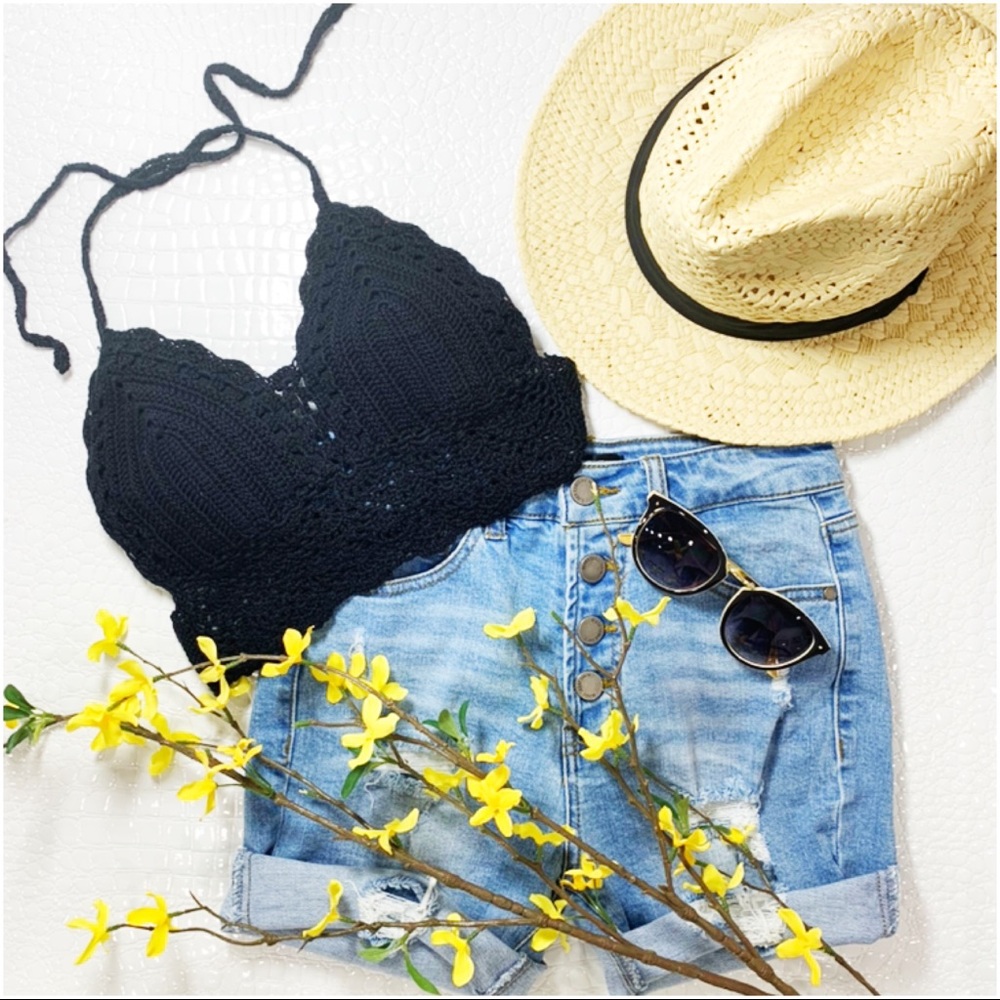 ✨RESTOCKED✨Black Crochet Bralette - Picture 5 of 5